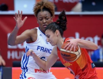 Diandra Tchatchouang y Alba Torrens.