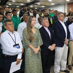 Exjugadores se gradúan como técnicos de fútbol en Cali