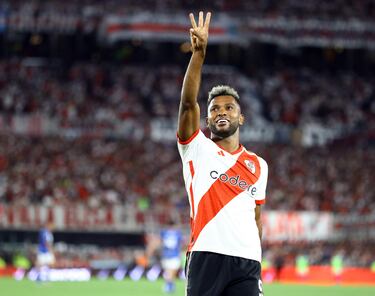 River se da un festín ante Vélez con hat-trick de Borja