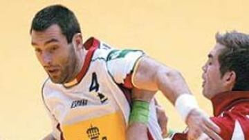 <b>ROZÓ LA TRAGEDIA.</B> A España no le valía ni siquiera el empate con Suiza y éste estuvo muy cerca.