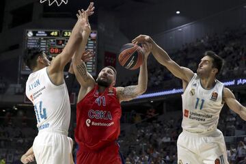 Kurbanov, Ayón y Campazzo.