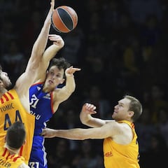 El Barcelona se hunde de nuevo en la Euroliga al caer con el Efes