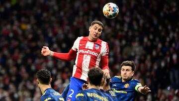 Gim&eacute;nez, durante el partido contra el Manchester United.