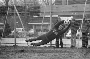 Triple campeón de Europa con el histórico Ajax de Cruyff en 1971,1972 y 1973.