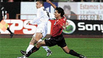 <B>RÁPIDO Y DEFINITIVO</b>. Ronaldo volvió a mostrarse rápido durante todo el encuentro. Sus arrancadas culminaron con dos goles decisivos.