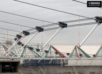 Cuando los dos anillos de tracción estén conectados, ambos se elevarán hasta la altura máxima de la cubierta.