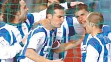 <b> AL FIN ALGO QUE CELEBRAR. </b>Los deportivistas por fin pudieron celebrar un gol y una victoria que hacia mucha falta al equipo.