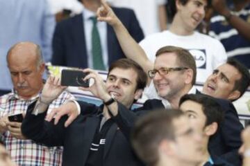 Gran ambiente en el palco del Bernabéu. 