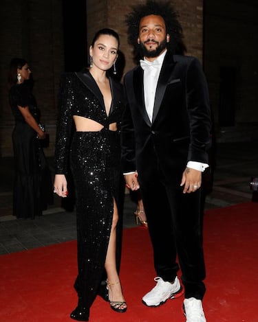 Clarice Alves se casó con Marcelo en 2008 después de muchos años como pareja. Es una de las relaciones más estables de la plantilla, y juntos tienen dos hijos. Sobre Clarice, se dedica a la interpretación desde los 12 años, cuando estudio en la 'Casa e Companhia de Artes Avancini'. Habla español, portugués, inglés e italiano, y también ha hecho sus pinitos en el mundo de la moda.