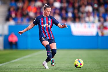 La polivalente futbolista suiza lo ganó todo como futbolista del Barcelona, entre 2019 y 2023, completando un palmarés envidiable en el que figuran dos Champions. Después, vistió los colores del Atlético en la campaña 2023-24, en la que no terminó de cuajar…