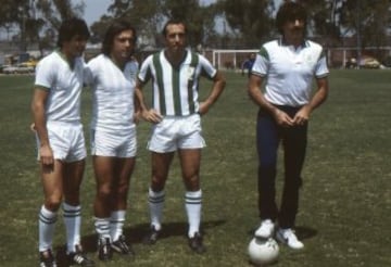 El equipo de La Comarca originalmente fue el Oaxtepec, que en 1979 fue fundado bajo el auspicio del Instituto Mexicano del Seguro Social (IMSS) en Tercera División. El cuadro albiverde, curiosamente los colores del Santos, sólo necesitó de tres años para llegar hasta la Primera División, en la que jugó con tal nombre por dos temporadas y tuvo en sus filas a hombres como Víctor Manuel Vucetich, Alberto Jorge o Ricardo Antonio La Volpe, que ahí inició su carrera como técnico.