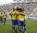 Viera tira de Las Palmas y deja al Decano al borde del descenso