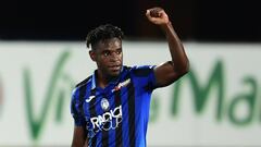 Atalanta&#039;s Colombian forward Duvan Zapata celebrates after scoring his team&#039;s fourth goal the Italian Serie A football match Atalanta vs Brescia played on July 14, 2020 behind closed doors at the Atleti Azzurri d&#039;Italia stadium in Bergamo, as the country eases its lockdown aimed at curbing the spread of the COVID-19 infection, caused by the novel coronavirus. (Photo by MIGUEL MEDINA / AFP)