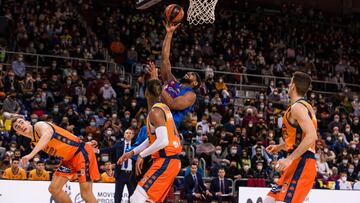 Brandon Davies of FC Barcelona in action during the ACB Liga Endesa match between FC Barcelona and Valencia Basket at Palau Blaugrana on November 14, 2021 in Barcelona, Spain.