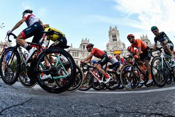 Roglic gana su primera Vuelta