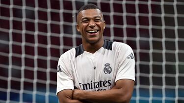 Kylian Mbappé, en el último entrenamiento del Real Madrid antes de la Supercopa de Europa, víspera de su debut como jugador madridista.