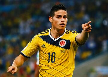 Copa Mundial de Fútbol de 2014 celebrada en Brasil tuvo como uno de los máximos protagonistas al colombiano James Rodríguez. Con seis goles fue el máximo goleador del torneo. Tras ello el conjunto blanco se puso manos a la obra para convencer al Mónaco para cerrar el traspaso. Tras varios días de duras negociaciones, el conjunto madrileño cerró el fichaje sobre unos 80 millones de euros.