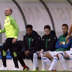 Mir sobrevive al bochorno de Orihuela y sigue en el banquillo