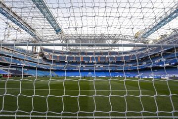 Así está el aspecto del Santiago Bernabéu el día de su reestreno.