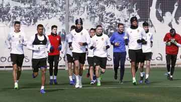 El Valencia entrenando en Paterna. 