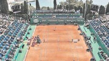 <b>UNA PISTA CON VISTAS. </b>Entre el intrincado trazado del Principado monegasco, se alza la pista central del Montecarlo Country Club con el Mediterráneo al fondo.