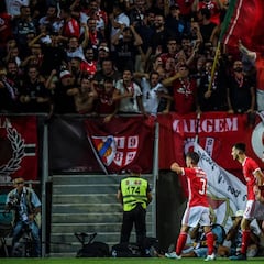 La caída del Oporto en Champions catapulta al Benfica