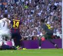 Penalti por mano clara de Piqué para el empate blanco