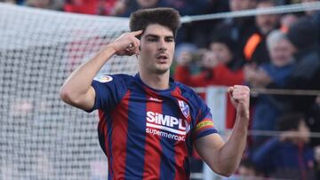 Fecha, horario, cómo seguir en directo en televisión y cómo hacerlo minuto a minuto online el Tenerife-Huesca de la jornada 36 de Segunda que se jugará en el Heliodoro Rodríguez López.