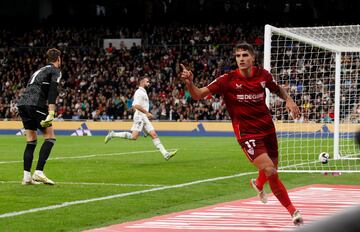 Lamela empató el partido para los sevillistas. 1-1.