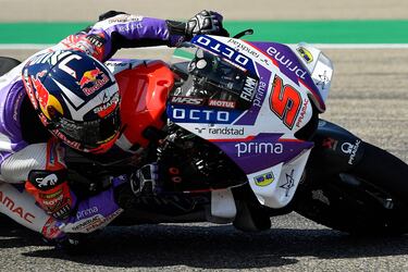 Zarco arremete contra Márquez