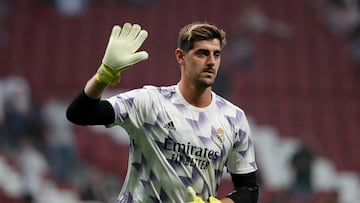 Soccer Football - LaLiga - Atletico Madrid v Real Madrid - Metropolitano, Madrid, Spain - September 18, 2022 Real Madrid's Thibaut Courtois during the warm up before the match REUTERS/Violeta Santos Moura