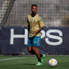 Jonathan Viera no descarta a la UD Las Palmas, pero asegura que “no hay nada”: “Mi futuro no se sabe”