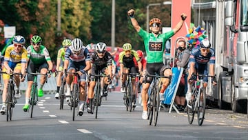 Groves celebra su tercer triunfo consecutivo en Hungría.