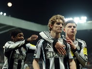 Soccer Football - Premier League - Newcastle United v Manchester United - St James' Park, Newcastle, Britain - March 4, 2026 Newcastle United's Anthony Gordon celebrates scoring their first goal REUTERS/Scott Heppell EDITORIAL USE ONLY. NO USE WITH UNAUTHORIZED AUDIO, VIDEO, DATA, FIXTURE LISTS, CLUB/LEAGUE LOGOS OR 'LIVE' SERVICES. ONLINE IN-MATCH USE LIMITED TO 120 IMAGES, NO VIDEO EMULATION. NO USE IN BETTING, GAMES OR SINGLE CLUB/LEAGUE/PLAYER PUBLICATIONS. PLEASE CONTACT YOUR ACCOUNT REPRESENTATIVE FOR FURTHER DETAILS..
