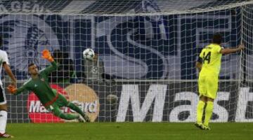 Kums marc¨® el 1-0 de penalti.