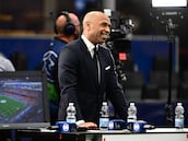 Henry y Carragher terminan en el suelo tras un lapsus de la presentadora