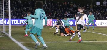 1-2. Góngora marcó en propia puerta el segundo tanto del Real Madrid.