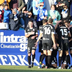 El Amorebieta agua la fiesta de la Ponferradina