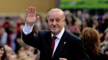 <b>ÉXITO. </b>Del Bosque levanta la Copa del Mundo, el pasado 11 de julio en Johannesburgo.