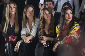 Elena Galera (mujer de Busquets), Nuria Cunillera (mujer de Xavi), Antonella Roccuzzo (mujer de Messi) y Daniela Semaan (mujer de Cesc).