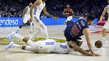 Alec Peters y Yabusele en el Madrid-Baskonia.