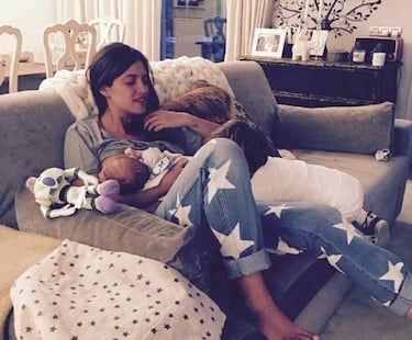 Sara Carbonero da el pecho a Lucas y habla de celos de Martín