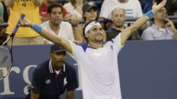 David Ferrer celebra su victoria ante el serbio Janko Tipsarevic.