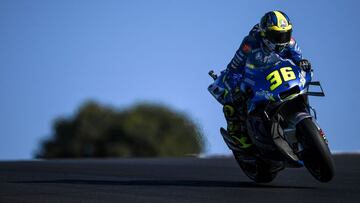 Mir afrontando el tobogán de Portimao.