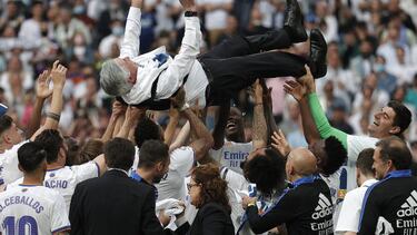 AS honorary president Alfredo Relaño reacts to Real Madrid’s 4-0 win over Espanyol, which sealed the 2021/22 LaLiga title for Carlo Ancelotti’s team.