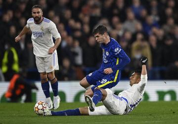 Christian Pulisic y Carlos Casemiro.