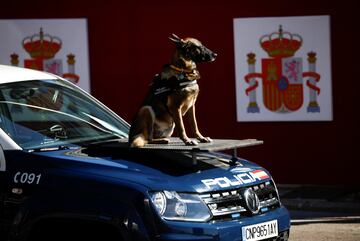 España celebra este miércoles, 12 de octubre, los actos conmemorativos del Día de la Fiesta Nacional. Más de 4.000 militares, 97 vehículos, 37 motos, 26 helicópteros y 58 aviones participarán en el desfile. 
