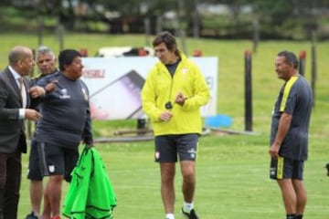 Independiente Santa Fe enfrentará a River Plate el próximo jueves en el estadio El Campín de Bogotá, en el partido de ida de la Recopa Sudamericana.