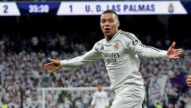 El francés es el clavo ardiendo al que se agarra el Real Madrid en los peores momentos. Aunque encajó un gol a los 28 segundos, Mbappé se encargó de liderar una remontada que le vale el liderato al equipo blanco. Una delicia verle jugar en estos momentos.