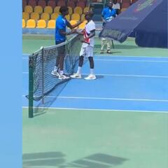 Nunca visto: ¡tenista que perdió un partido le dio una cachetada a su rival!